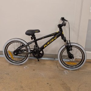 BEGAGNAD MBK Mud 16 svart barncykel med fotbroms