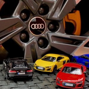 Leksaksbil Audi R8 Coupe 2020 – Skala 1:36